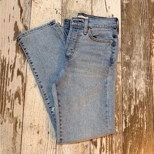 Levi’s wedgie stretch straight Women's jeans. Light wash. W26 L28